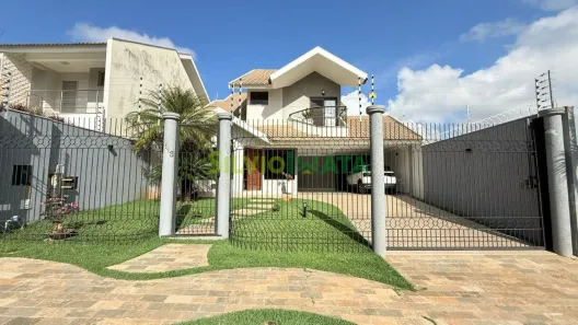 Sobrado com 3 Quartos à venda, 343m² no Zona 20, Maringá
