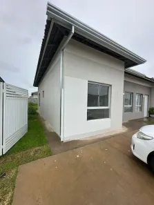 Casa de Condomínio com 2 Quartos para alugar, 65m² no Petrópolis, Várzea Grande