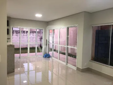 Casa de Condomínio com 3 Quartos para alugar, 147m² no Granja Marileusa, Uberlândia