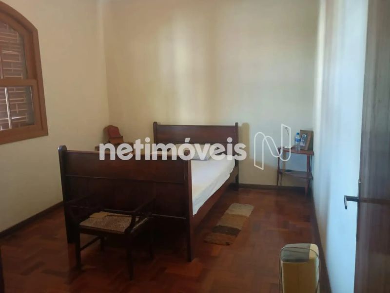 Casa com 4 quartos — Sagrada Família, Belo Horizonte