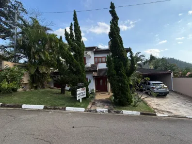 Casa de Condomínio com 4 Quartos à venda, 350m² no Alpes dos Araçás (Jordanésia), Cajamar
