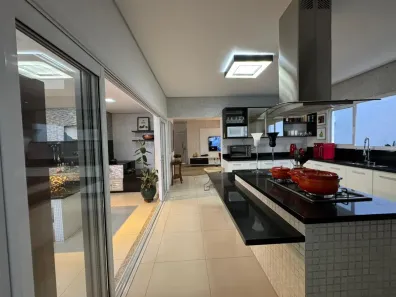 Casa de Condomínio com 3 Quartos para alugar, 276m² no Jardim Imperial, Cuiabá