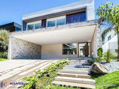 Casa de Condomínio com 4 Quartos à venda, 387m² no Vila Nova, Porto Alegre