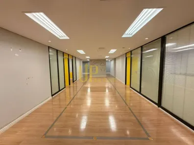Sala Comercial para alugar, 245m² no Vila Olímpia, São Paulo