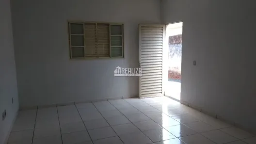 Casa com 2 Quartos para alugar, 79m² no Conjunto Costa Telles II, Uberaba