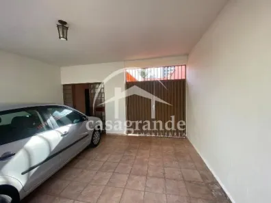 Casa com 3 Quartos para alugar, 160m² no Santa Mônica, Uberlândia