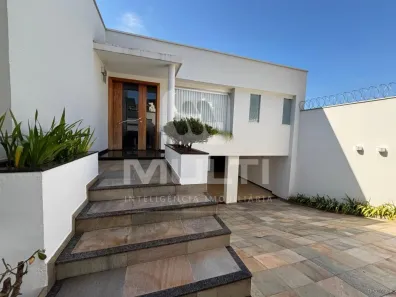 Casa com 3 Quartos à venda, 347m² no Tabajaras, Uberlândia