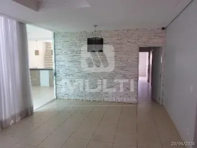 Casa com 3 Quartos à venda, 210m² no Jardim Patrícia, Uberlândia