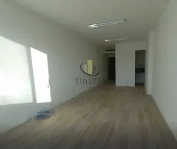 Sala Comercial à venda, 33m² no Taquara, Rio de Janeiro