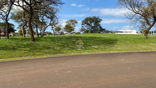 Lote/Terreno à venda, 450m² no Riviera de Santa Cristina XIII, Paranapanema