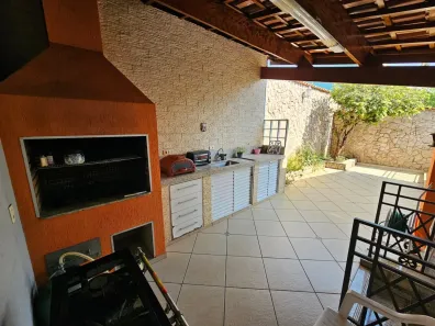 Casa com 3 Quartos à venda, 270m² no Vila Bela Vista, Itatiba