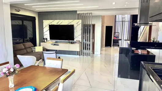 Sobrado com 4 Quartos à venda, 284m² no Parqville Quaresmeira, Trindade