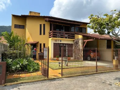 Casa com 6 Quartos à venda, 360m² no Itacorubi, Florianópolis