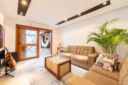 Casa com 4 Quartos à venda, 310m² no Chácara das Pedras, Porto Alegre