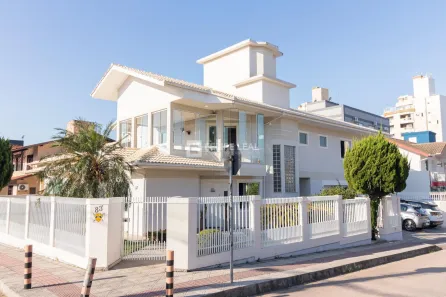 Casa com 4 Quartos à venda, 245m² no Pagani, Palhoça