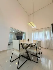 Casa de Condomínio com 3 Quartos para alugar, 330m² no Jardim das Américas, Cuiabá