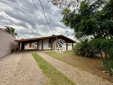 Casa com 3 Quartos para alugar, 344m² no Vila Santista, Atibaia