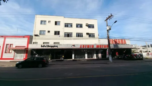 Apartamento com 3 Quartos para alugar, 80m² no Oficinas, Tubarão