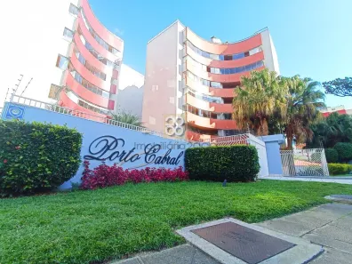 Apartamento com 3 Quartos para alugar, 131m² no Cabral, Curitiba