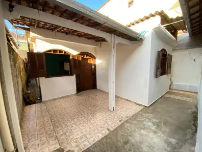 Casa com 2 Quartos para alugar, 40m² no Goiânia, Belo Horizonte