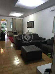 Casa com 3 Quartos para alugar, 265m² no Loteamento Celina Park, Goiânia