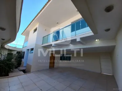 Casa com 4 Quartos para alugar, 510m² no Daniel Fonseca, Uberlândia