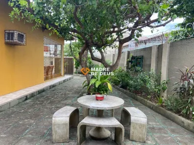 Casa com 4 Quartos à venda, 220m² no Parquelândia, Fortaleza
