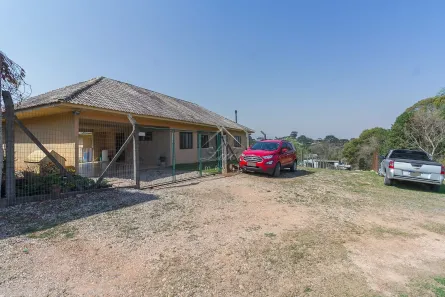 Fazenda/Sítio com 3 Quartos à venda, 3000m² no Umbará, Curitiba
