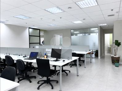 Sala Comercial à venda, 210m² no Vila São Francisco (Zona Sul), São Paulo