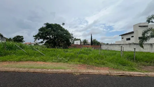 Lote/Terreno à venda, 600m² no Jardim Inconfidência, Uberlândia