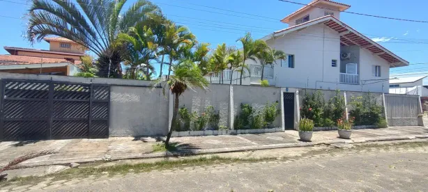 Sobrado com 4 Quartos à venda, 342m² no Belas Artes, Itanhaém