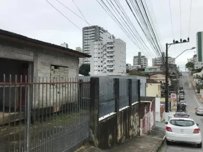 Lote/Terreno à venda, 300m² no Barreiros, São José