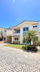 Sobrado com 3 Quartos à venda, 186m² no Lagoa Redonda, Fortaleza