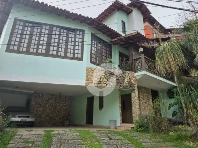Casa de Condomínio com 3 Quartos à venda, 350m² no Sapê, Niterói
