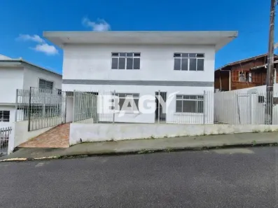 Casa com 6 Quartos para alugar, 210m² no Barreiros, São José