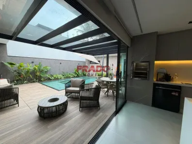 Casa com 4 Quartos à venda, 256m² no Jardim Michelangelo, Maringá