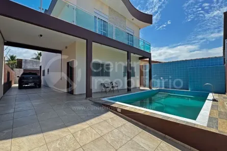 Casa com 3 Quartos à venda, 215m² no Balneario Arpoador, Peruíbe