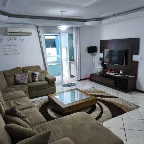 Apartamento com 3 Quartos para alugar, 120m² no Centro, Balneário Camboriú