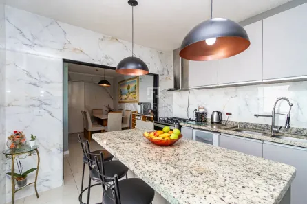 Casa de Condomínio com 4 Quartos à venda, 193m² no Santa Cândida, Curitiba
