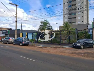 Sala Comercial para alugar, 200m² no Segismundo Pereira, Uberlândia