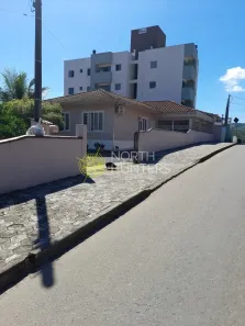 Casa com 3 Quartos à venda, 130m² no João Costa, Joinville