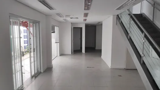 Ponto Comercial para alugar, 261m² no Urca, Rio de Janeiro