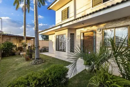 Casa com 3 Quartos à venda, 180m² no Novo Mundo, Curitiba