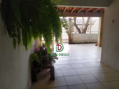 Casa com 5 Quartos à venda, 200m² no Residencial Abussafe, Londrina