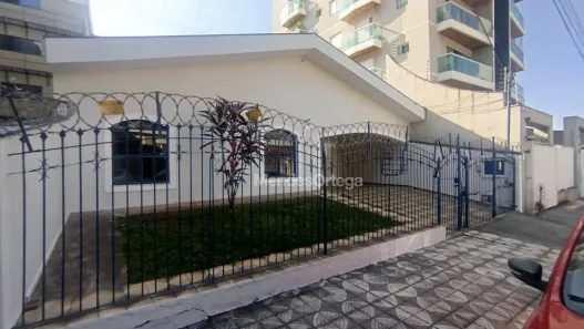 Casa com 3 Quartos para alugar, 228m² no Jardim Faculdade, Sorocaba