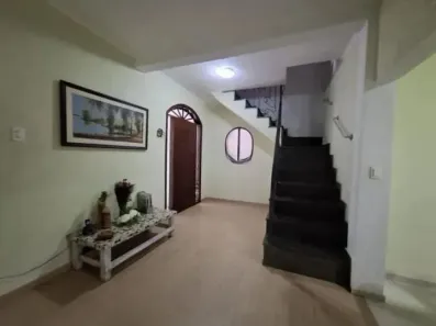 Sobrado com 4 Quartos à venda, 142m² no Pinheirinho, Santo André
