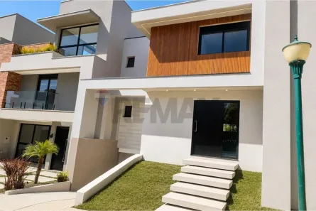 Casa de Condomínio com 3 Quartos à venda, 212m² no Pilarzinho, Curitiba