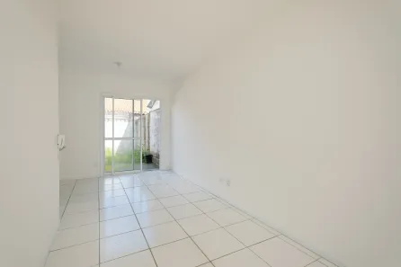 Casa com 2 Quartos para alugar, 54m² no Areal, Pelotas