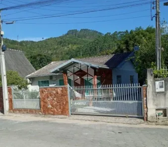 Casa com 3 Quartos à venda, 300m² no Encruzilhada, Biguaçu