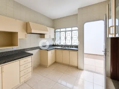 Casa com 5 Quartos para alugar, 230m² no Santa Mônica, Uberlândia